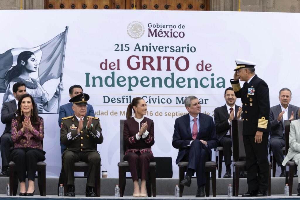 Las mejores fotos del desfile cívico militar por el 215 Aniversario de la Independencia de México - desfile-militar-16-septiembre-independencia-sheinbaum-2025-3-1024x683