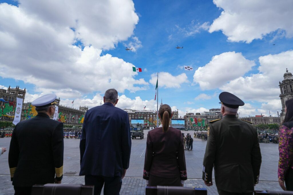 Las mejores fotos del desfile cívico militar por el 215 Aniversario de la Independencia de México - desfile-militar-16-septiembre-independencia-sheinbaum-2025-4-1024x683