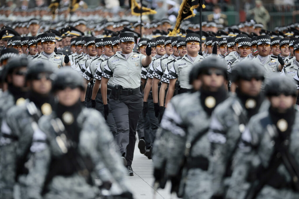 Las mejores fotos del desfile cívico militar por el 215 Aniversario de la Independencia de México - desfile-militar-16-septiembre-independencia-sheinbaum-2025-6-1024x683