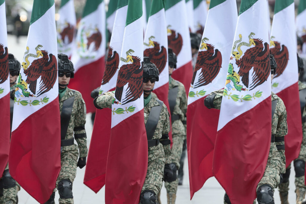 Las mejores fotos del desfile cívico militar por el 215 Aniversario de la Independencia de México - desfile-militar-16-septiembre-independencia-sheinbaum-2025-8-1024x684