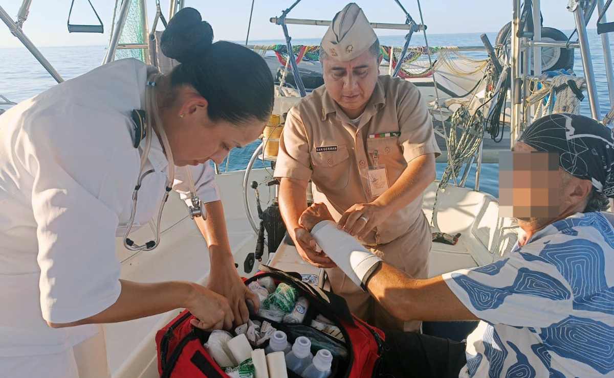 Marina rescata a extranjero herido cuya embarcación quedó a la deriva, en BCS - marina-brinda-auxilio-medico-a-extranjero-en-aguas-de-bcs