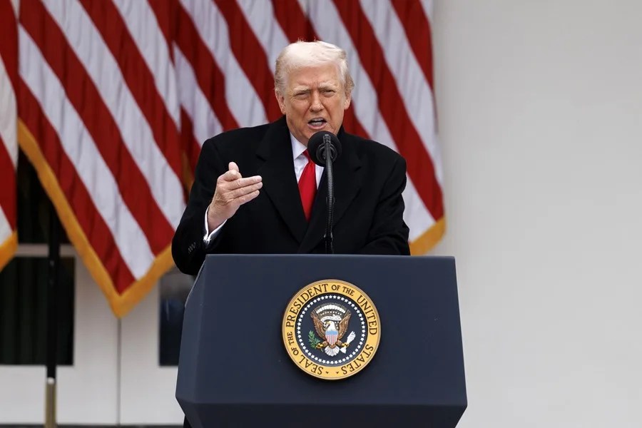 Trump califica como un "acto de terror" el tiroteo contra dos miembros de la Guardia Nacional y endurece las medidas migratorias