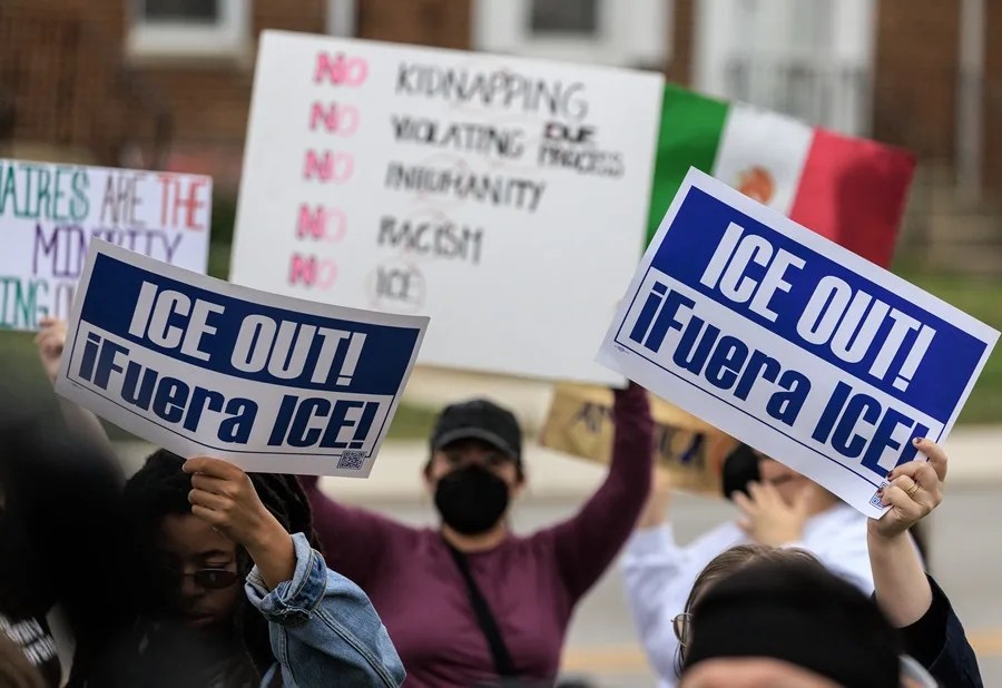 epa3387-usa-chicago-immigration-protests